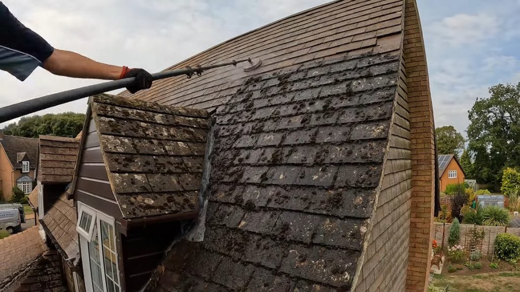 Roof Pressure Cleaning​